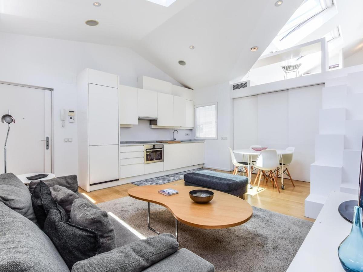 Apartamento De Diseno De Lujo En Lavapies Alquiler Temporal Madrid Esterno foto